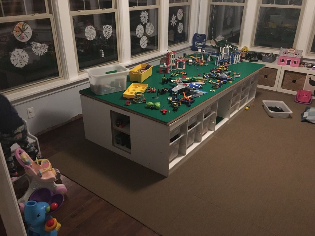 Lego / Duplo table with storage : DIY